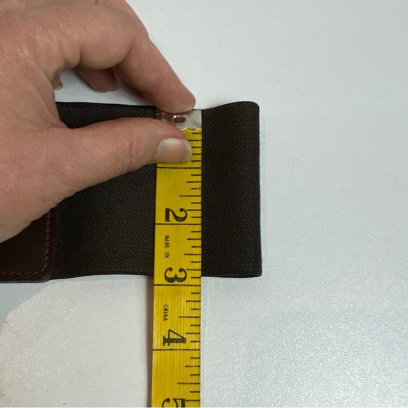 Vtg Motion East Belt Chocolate Brown Elastic Leather Goldtone Closure Sz L Y2K - Picture 6 of 6